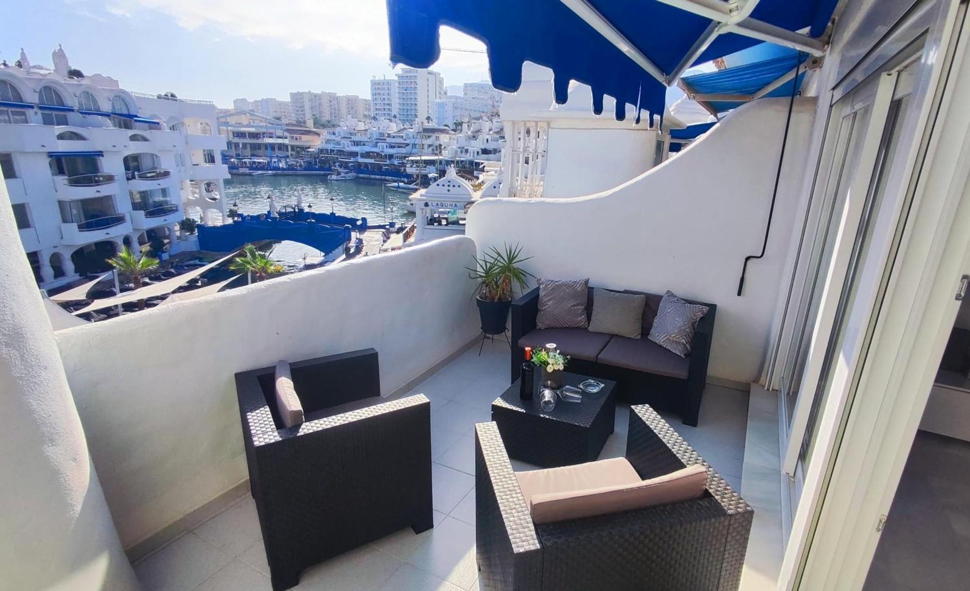 In Puerto Marina With Beautiful Views Of The Sea And The Boats Benalmádena